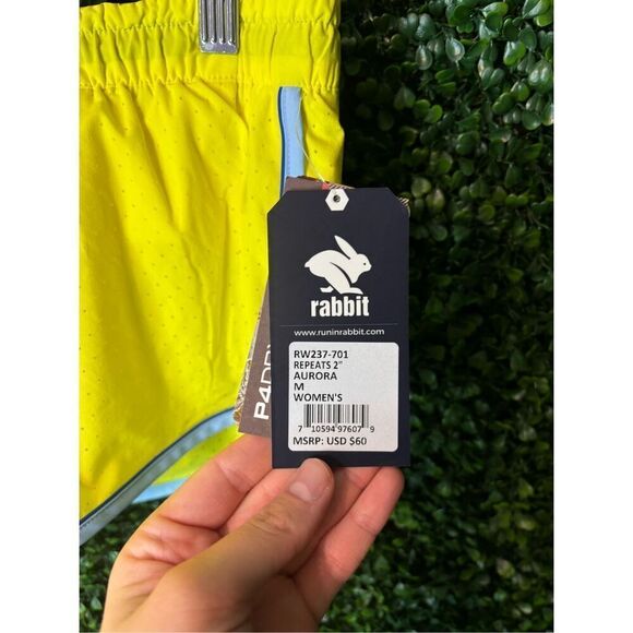 Rabbit Women’s Aurora Repeat Yellow Shorts Size Medium NWT 2 Inch Inseam - Picture 2 of 4